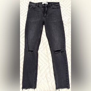Abercrombie & Fitch High Rise Ankle Jeans Size 27 Black Distressed Raw Hem